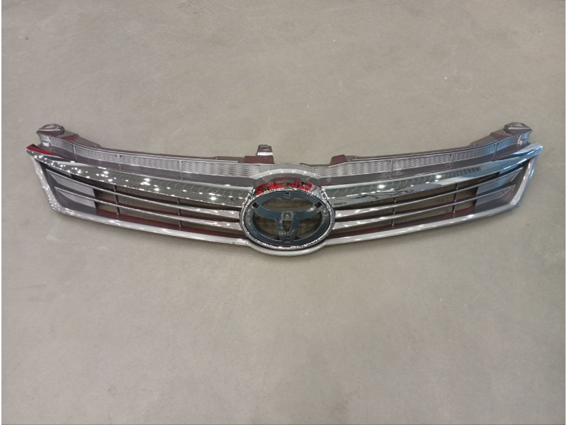 Решітка радіатора Toyota Camry XV55 14-17 EUR (Тайвань) хром молдинг 5310106830
