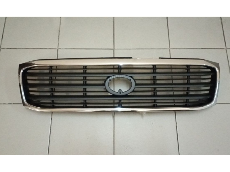 Решітка радіатора Toyota Land Cruiser 100 98-03 (Elit) 53111-60340