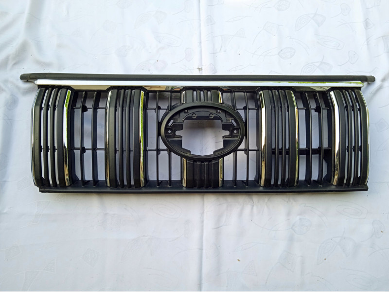 Решітка радіатора Toyota Land Cruiser Prado 150 17-23 (Polcar) 53101-60941