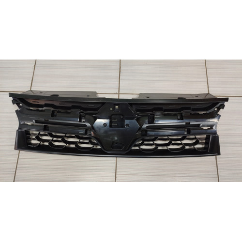 Решітка радіатора внутрішня Renault Duster 2015-2017 (Signeda) чорна 623103564R