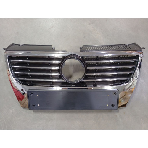 Решітка радіатора під маленький логотип VW Passat B6 2005-2010 DPA 3C0853651PWF