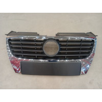 Решітка радіатора VW Passat B6 05-10 під маленький логотип (FPS) 3C0853651PWF