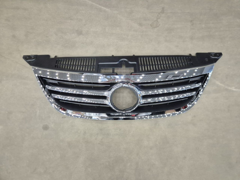 Решітка радіатора VW Tiguan 1 07-11 (TW) 5N0853651C2ZZ