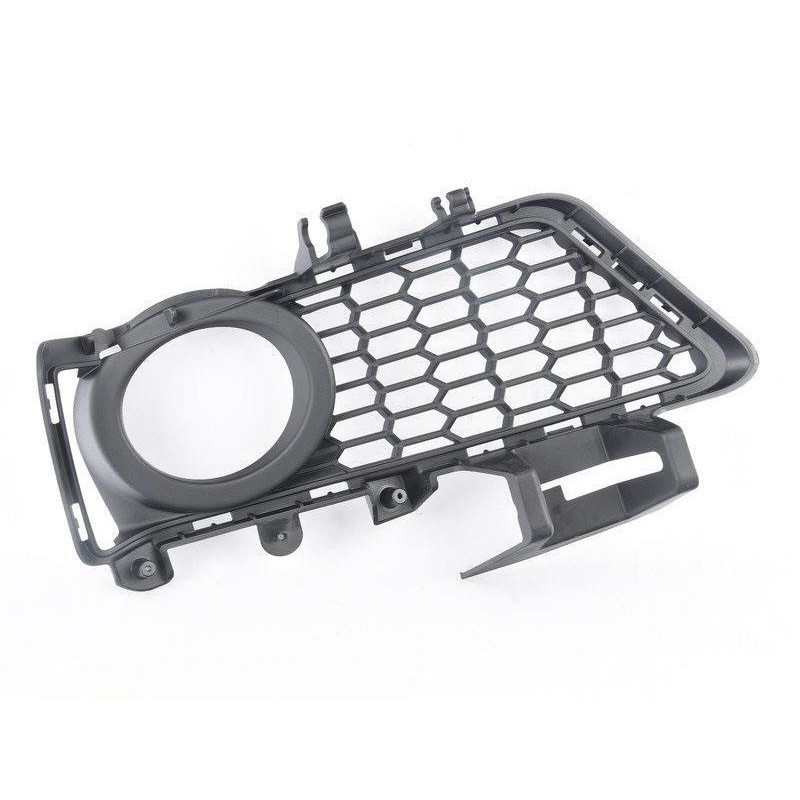 Решітка переднього бампера права BMW 3 F30 M-Sport 12-15 (Тайвань) з отвором 51118062632