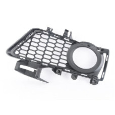 Решітка переднього бампера ліва BMW 3 F30 M-Sport 12-15 (Тайвань) з отвором 51118062631