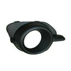 Решітка переднього бампера права Mitsubishi Pajero Sport 2 13-15 (Тайвань) з отвором 8321A598