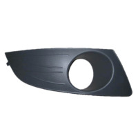 Решітка переднього бампера права Renault Logan 09-13 (Тайвань) з отвором 8200838548