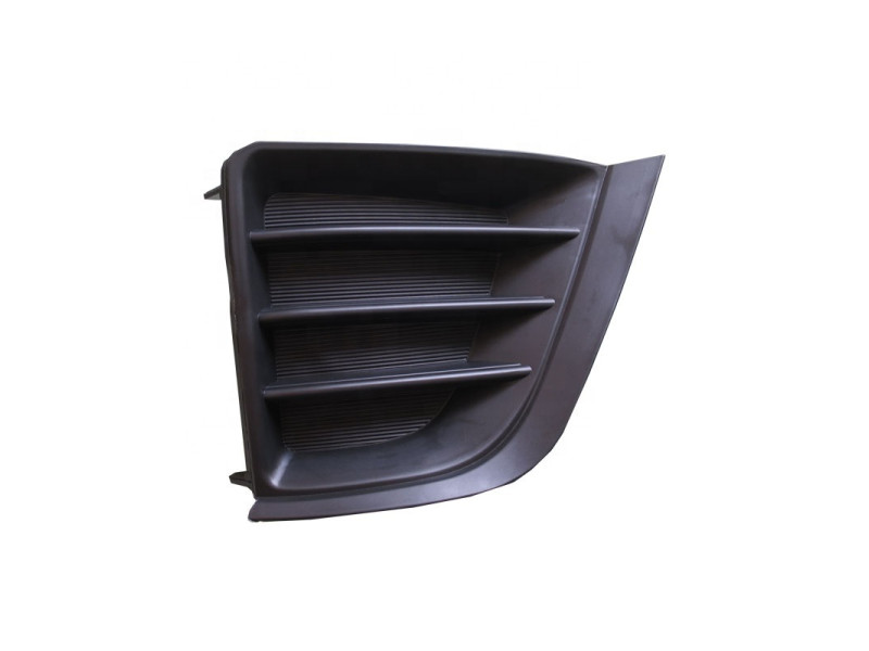 Решітка переднього бампера права Toyota Corolla E18 13-16 Європа (Тайвань) без отв., чорна 8148102430