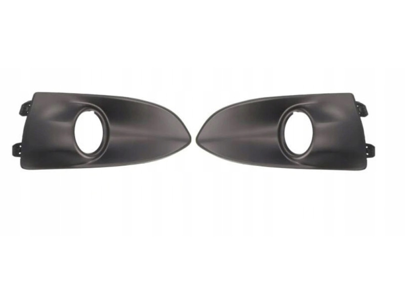 Решітки переднього бампера комплект Peugeot 301 17- (Тайвань) з отвором 1622707280