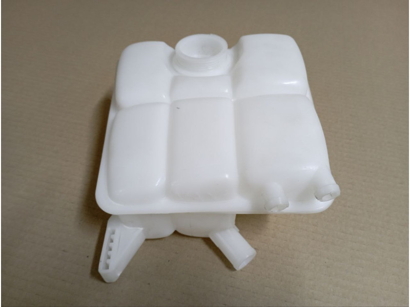 Розширювальний бачок двигуна Ford Focus 3 2011-2018 FPS CV6Z8A080A, 1717053