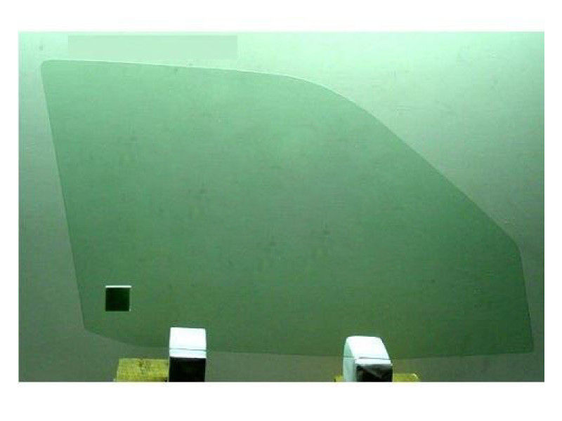 Скло дверне переднє ліве Mercedes W 201 1982-1993 C-CLASS