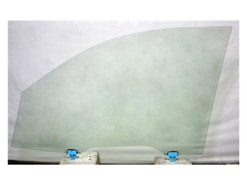 Скло дверне переднє ліве Mitsubishi OUTLAN 3 12 - XYG