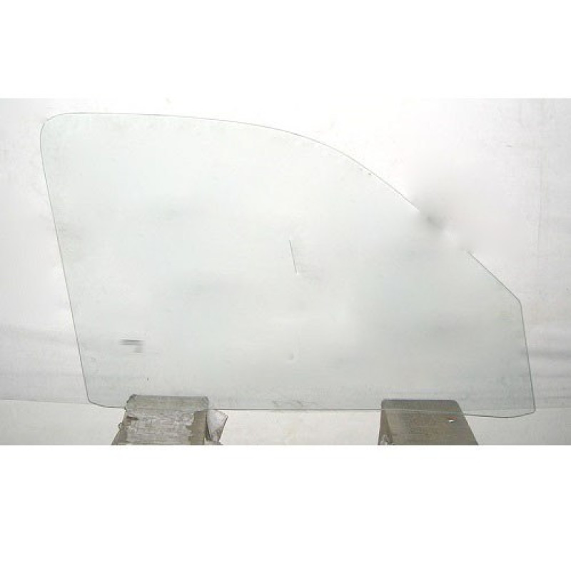 Скло дверне переднє ліве Toyota Hi-Ace 96-04 (XYG)