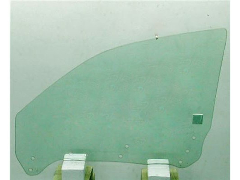 Скло дверне переднє праве Subaru Impreza 2003-2005