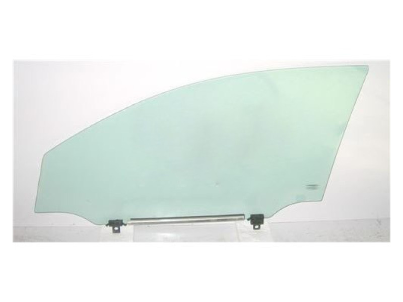 Скло дверне переднє праве Toyota Avensis 03-08 XYG