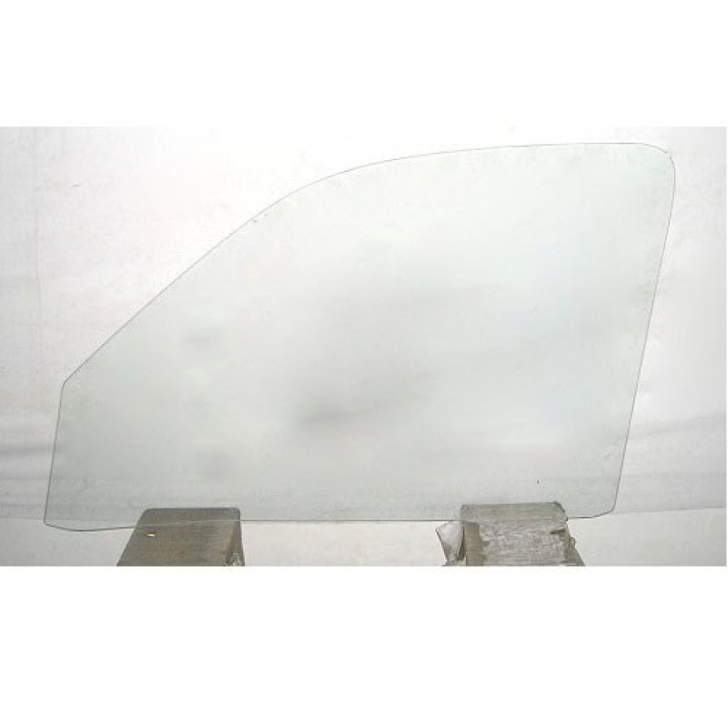 Скло дверне переднє праве Toyota Hi-Ace 96-04 (XYG)