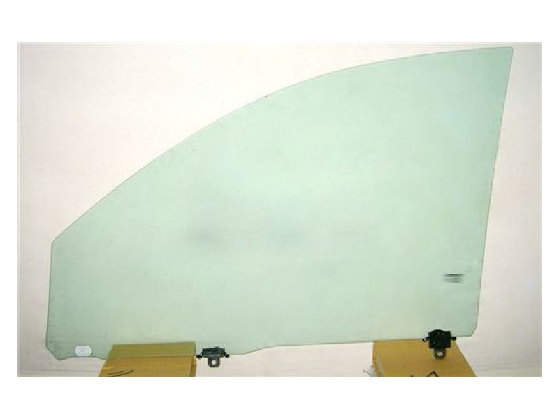 Скло дверне переднє праве Toyota Yaris 99-06 (XYG)