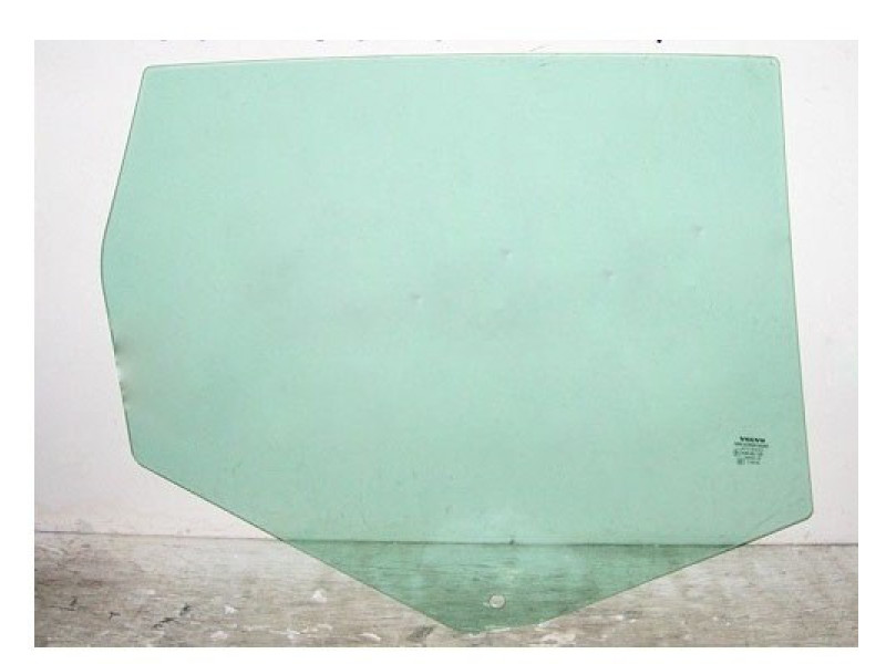 Скло дверне заднє ліве Volvo XC60 08-17 Sekurit