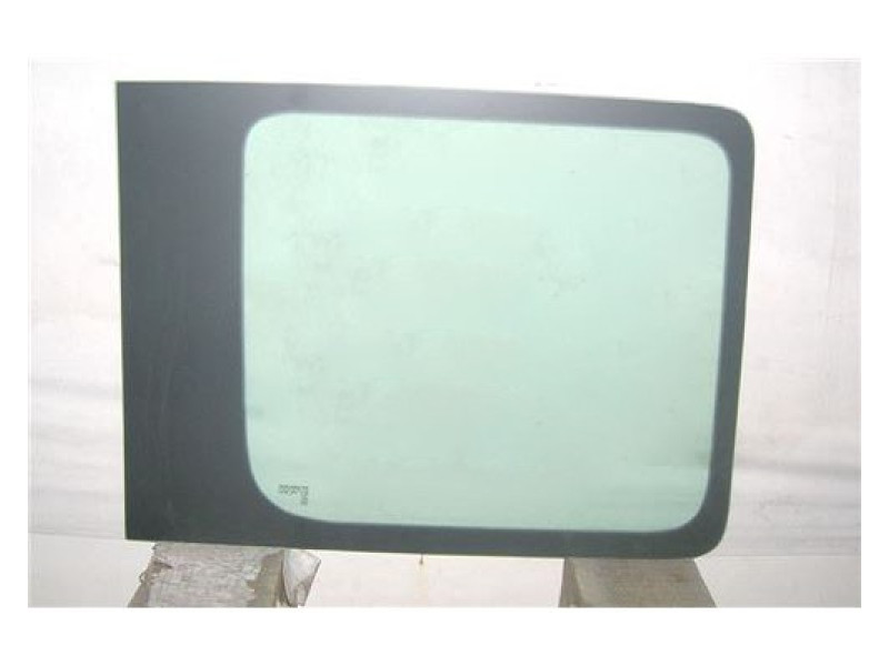 Скло кузовне заднє ліве довга база VW Caddy 3 04-15 (XYG)