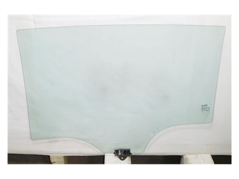 Скло дверне заднє праве Kia Sportage 16- (XYG)