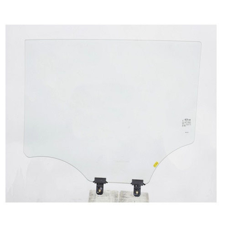 Скло дверне заднє праве Kia Stonic 17- (XYG)