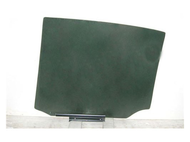 Скло дверне заднє праве Lexus RX 2004-2008