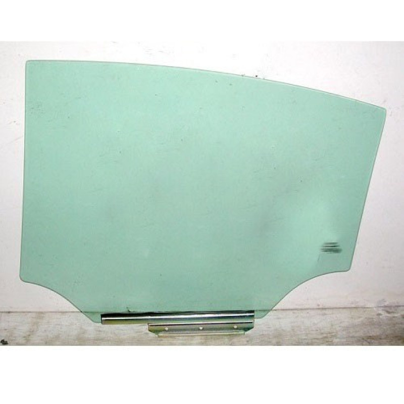 Скло дверне заднє праве Toyota Avensis T27 09-18 XYG