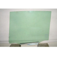 Скло дверне заднє праве Toyota RAV4 06-12 (XYG)