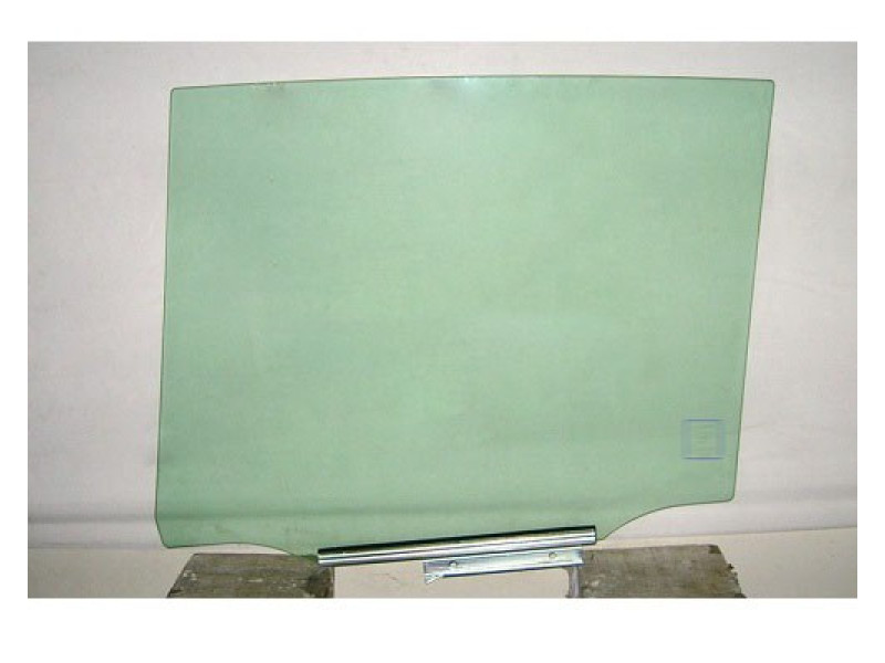 Скло дверне заднє праве Toyota RAV4 06-12 (XYG)