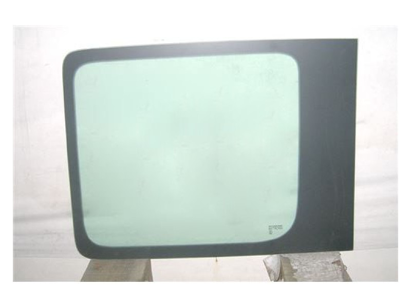 Скло кузовне заднє праве довга база VW Caddy 3 04-15 (XYG)