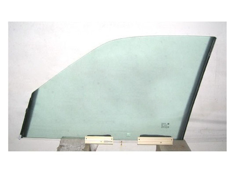Скло бокове переднє Opel Omega A 86-94 праве (XYG)