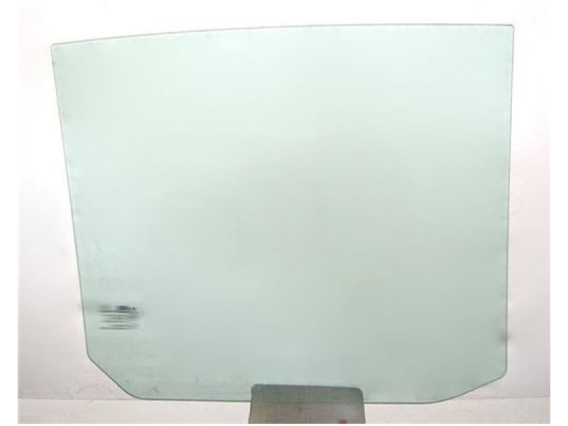 Скло дверне заднє ліве Hyundai Getz 02-11 (XYG)