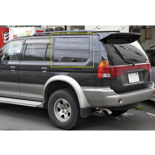 Скло заднє кузовне ліве Mitsubishi Pajero Sport I 1997-2008 XYG MR221933