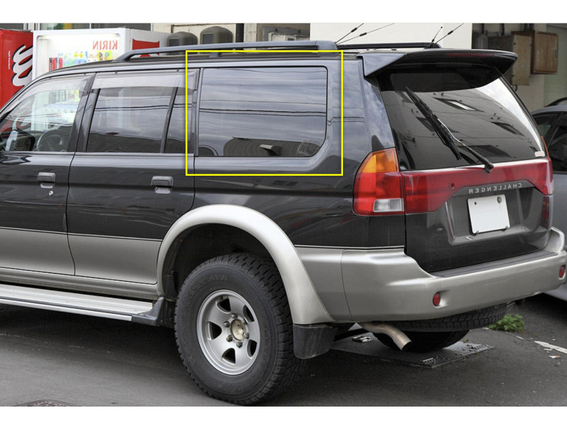 Скло заднє кузовне ліве Mitsubishi Pajero Sport I 1997-2008 XYG MR221933