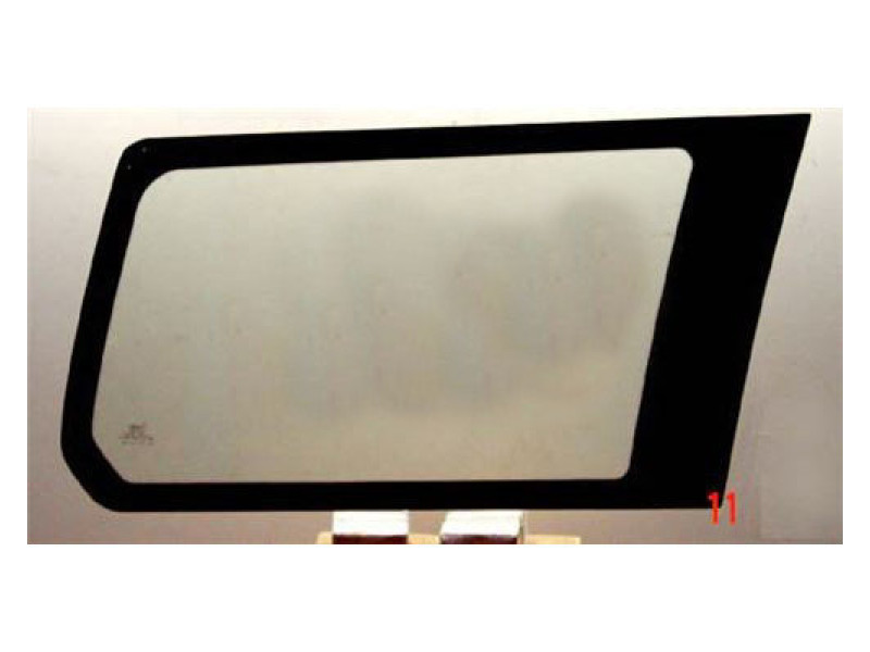 Скло праве заднє кузовне Mitsubishi Pajero Sport 1 97-08 XYG