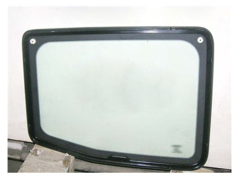 Скло середнє кузовне ліве Citroen Nemo / Fiat Fiorino / Peugeot Bipper 08- (XYG)