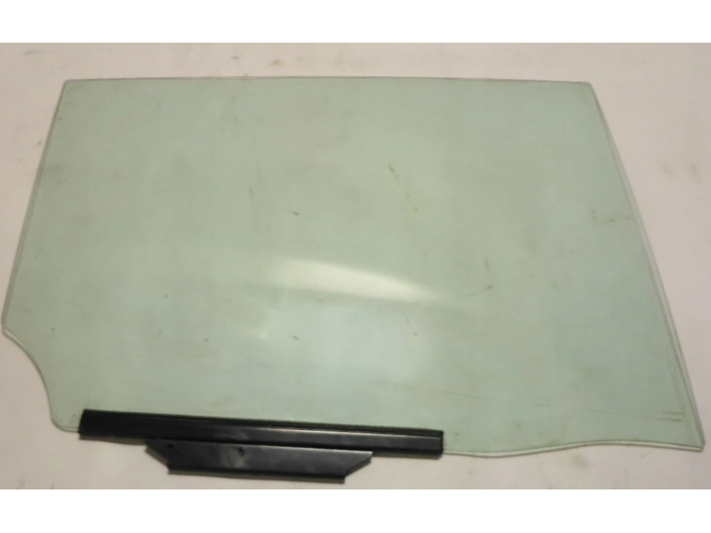 Скло задніх дверей Hyundai i10 13 - праве (XYG)