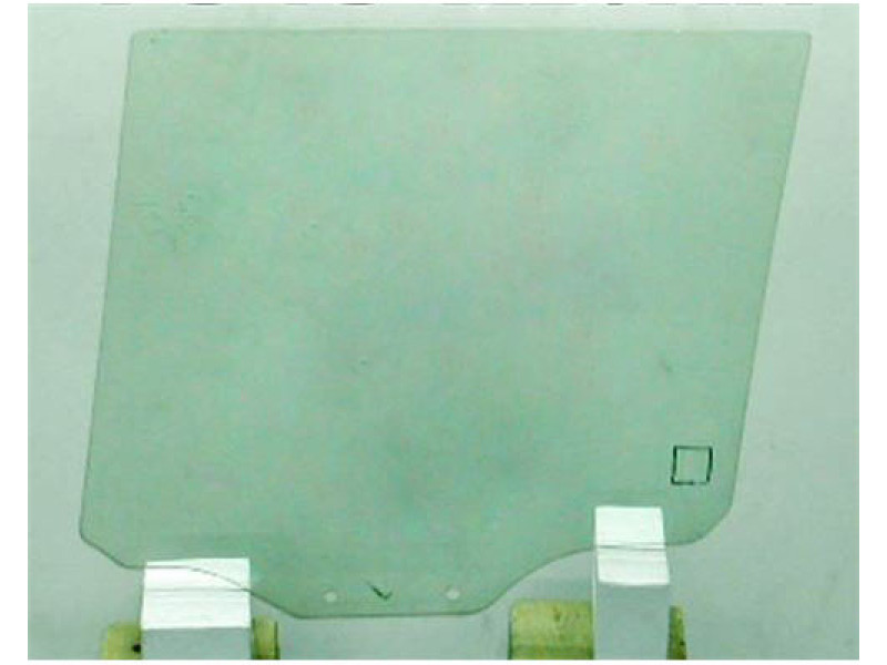 Скло задніх дверей Mitsubishi Galant 97-04 універсал праве (XYG)