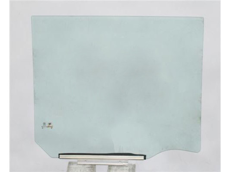 Скло задніх дверей Mitsubishi Pajero Sport 08 - ліве (XYG)