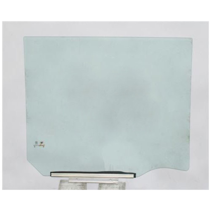 Скло задніх дверей Mitsubishi Pajero Sport 08 - ліве (XYG)