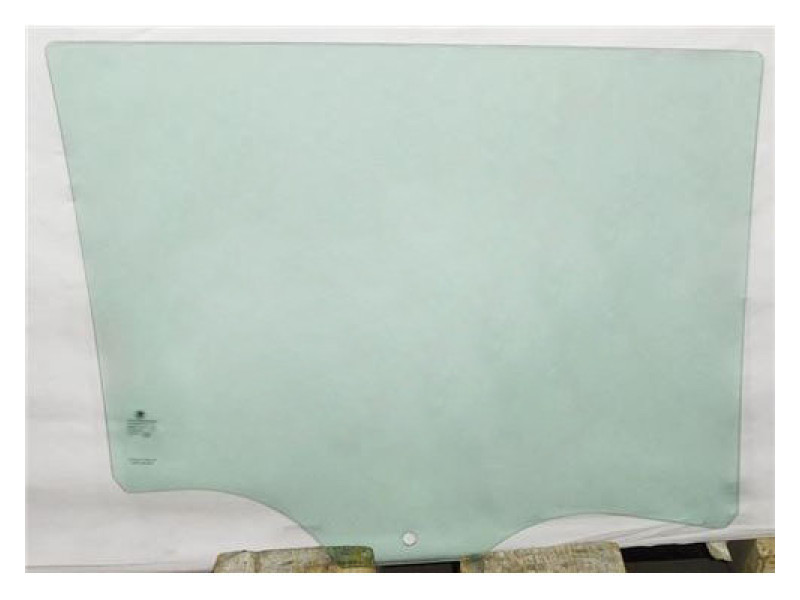 Скло задніх дверей праве Skoda Fabia III універсал 2014-2021 SEKURIT