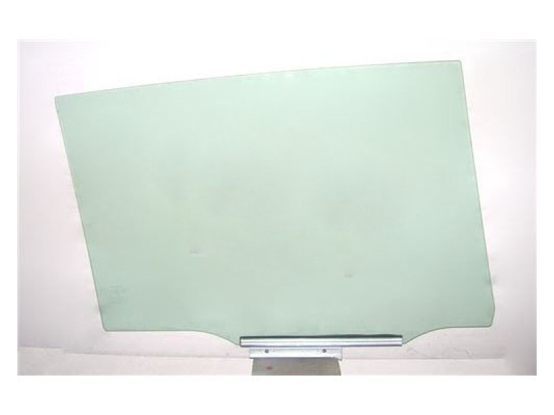 Скло задніх дверей Toyota RAV4 06-10 ліве (XYG)