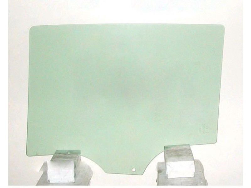 Скло задніх лівих дверей Mazda 5 05 - XYG