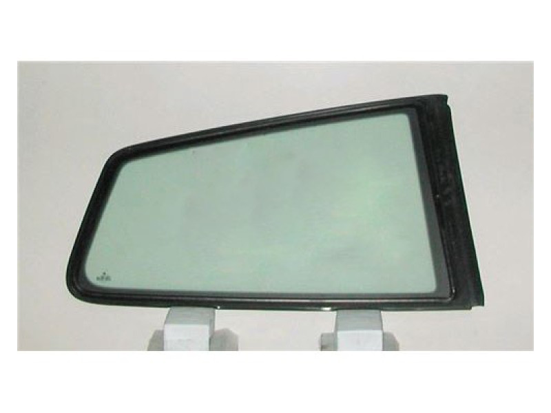 Скло заднє кузовне ліве VW Polo 4 02-09 хетчбек (XYG) без молдинга