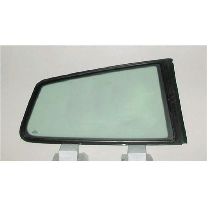 Скло заднє кузовне ліве VW Polo 4 02-09 хетчбек (XYG) без молдинга