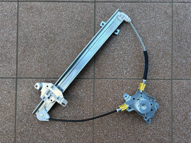 Склопідйомник передній лівий Mitsubishi Outlander 1 03-09 (Signeda) MR573877