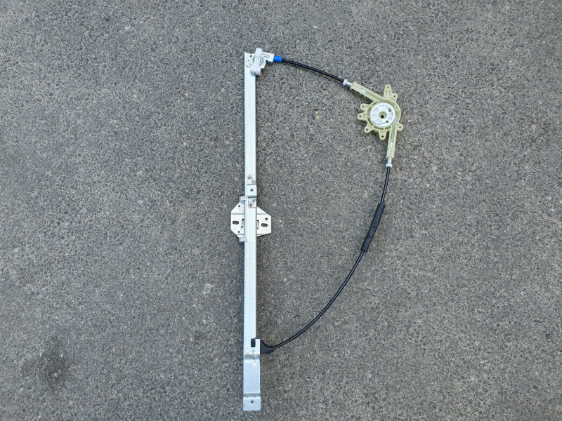 Склопідйомник передній лівий VW Transporter T4 90-03 електро (Polcar) 701837461B