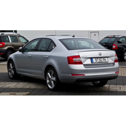 Світловідбивач задній правий ліфтбек Skoda Octavia A7 2013-2017 TYC 5E5945105