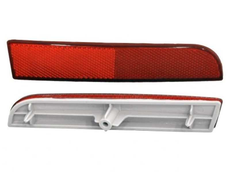 Свтловідбивач правий в задній бампер Mitsubishi Lancer X, ASX, Outlander Sport (Tempest) 8355A040