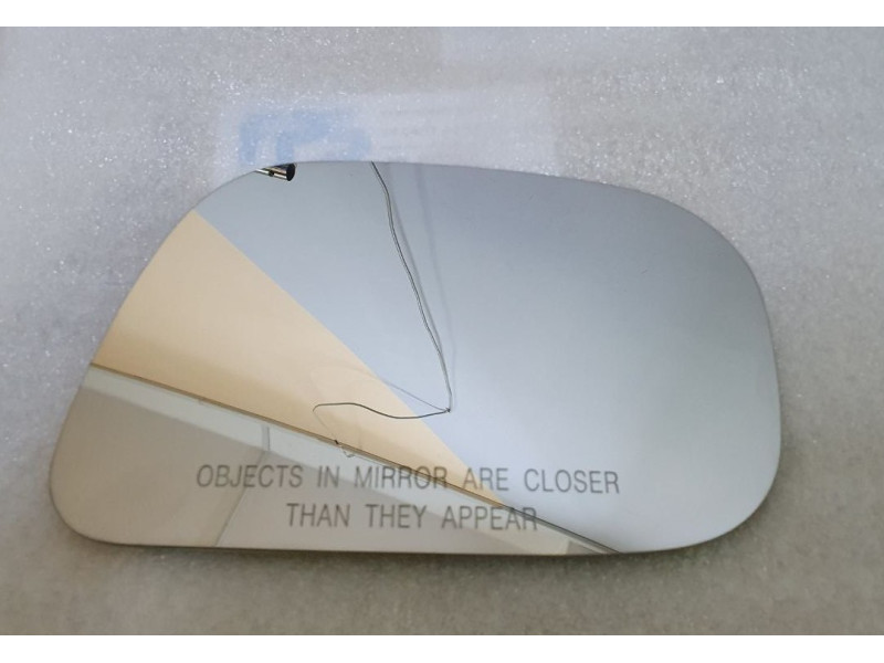 Вкладиш дзеркала бічного правий Toyota Camry V30 2002-2006 FPS